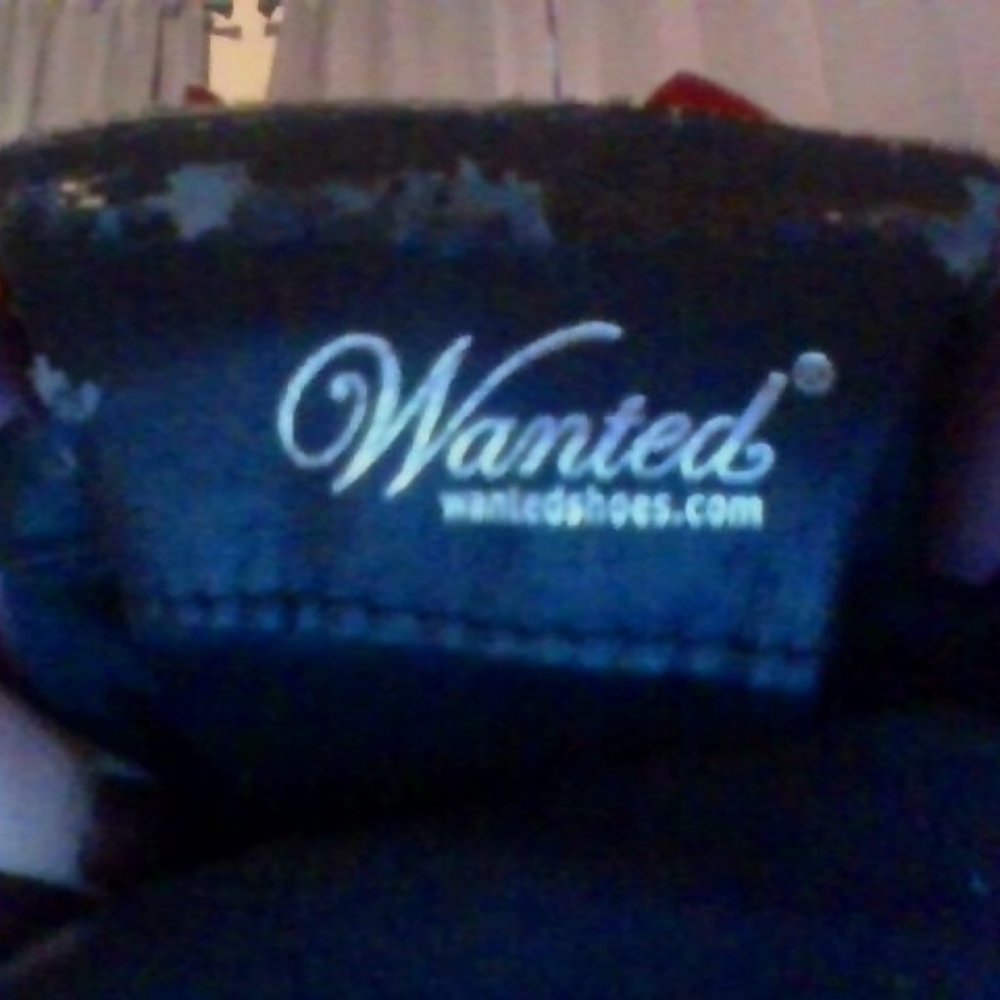 i am selling boots from wantedshoes.com